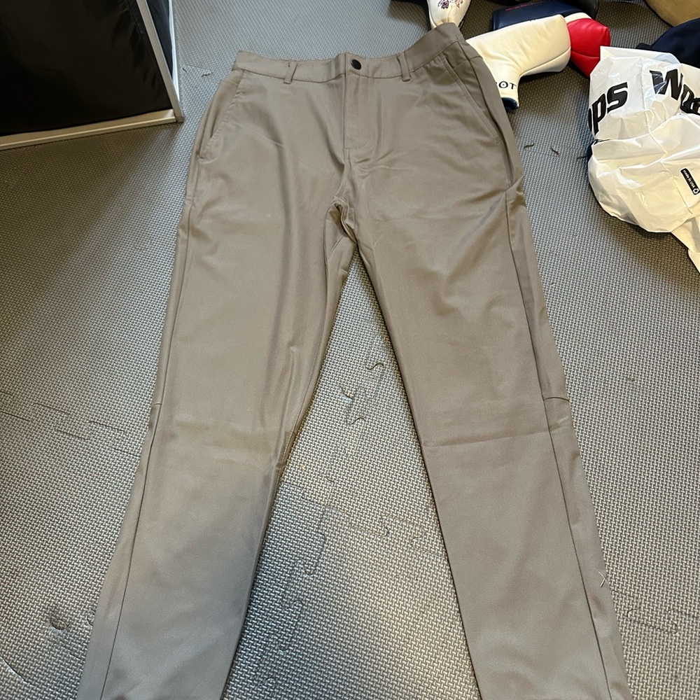 Cuts Elastic Jogger Chino in Grey/Brown